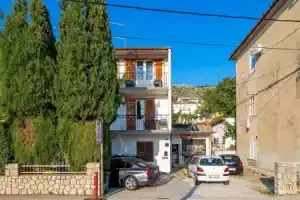 Amazing Home in Senj With Wifi and 2 Bedrooms, Сень