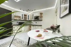 Сутки как дома на улице Дуси Ковальчук, Новосибирск