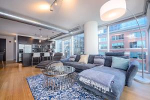Seaport Penthouse Condos by Barsala, Бостон