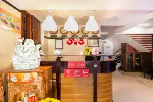 OYO 500 A Loc Hotel, Хошимин