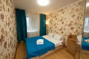 Квартира 2 комнатная квартира улица Республики 92, Тюмень