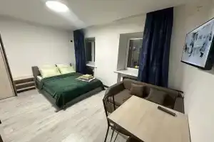 Квартира на улице Мельникайте дом 83, Тюмень