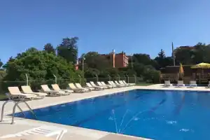 Dream Town Hotel&Restaurant, Текирова