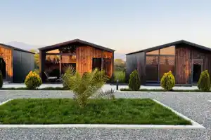 The Sea Villa, Гумиста
