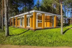 Гостевой дом на берегу озера, Селище