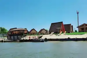Гостиница у парома, Мумра