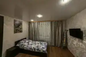 Квартира двухкомнатная Космонавтов 17, Талнах