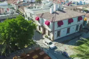 Doruk Hotel, Айвалык