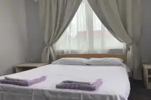 Меблированные комнаты Арго, Лазаревское