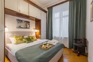 Квартира GM Apartments на 16 этаже Сталинской высотки, Москва