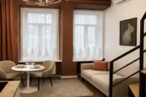 Апартаменты двухэтажные рядом с Кремлем, Москва