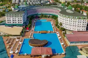 Bayar Family Resort Hotel Spa, Конаклы