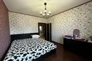 Квартира двухкомнатная на Бакалинской, 25, Уфа