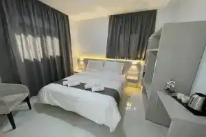La Veranda Hotel, Ларнака