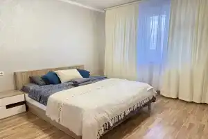 Квартира с видом на лес, Видное