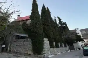 Меблированные комнаты шоссе Космонавтов, Форос