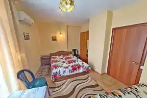 Квартира Студия Номера на Пляже 150/4 (с кухней), Ейск