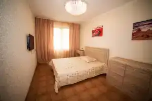 Апартаменты на Весны 17 (1 ком), Красноярск