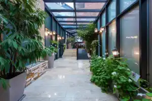Tbilisi Laerton Hotel, Тбилиси