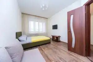 Квартира возле ФМБА и Аэрокосмического университета, Красноярск