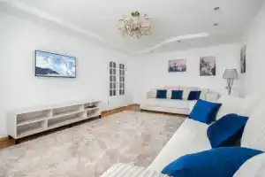 Квартира Трехкомнатная квартира в самом центре