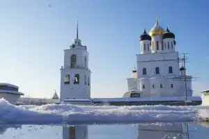 Апартаменты с видом на Кремль, Псков