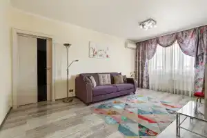 Квартира на Радужной, Москва