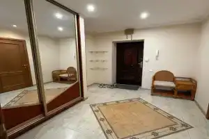 Квартира с Окнами в Небо