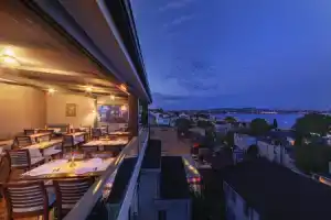 Azade Premier Hotel, Стамбул