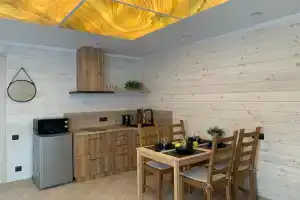 Апартаменты Студия, Сыростан