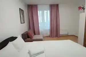 Квартира на Набережной 1Г, Среднеуральск