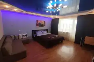 Квартира трёхкомнатная с двумя уборными лифтом и балконом, Мурманск