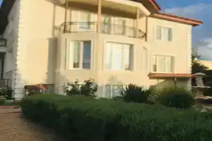 Меблированные комнаты Лёгкий Бриз, Севастополь