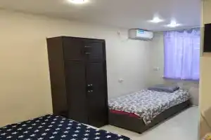 Квартира на Амурской 24, Артём