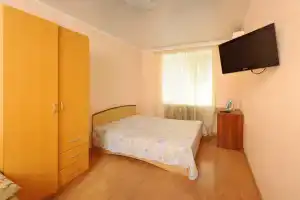Квартира на Карла Маркса 37, Омск