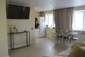 Квартира уютная со свежим ремонтом, Кировск