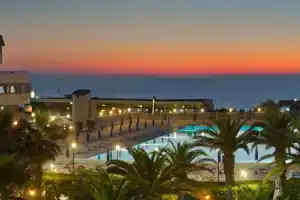 Grand Hotel Continental, Тиррения