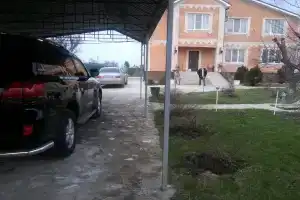 Мини-отель «Gregory Club», Труд