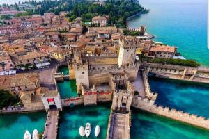 Sirmione Park View Luxury Apartments, Сирмионе