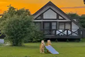 Шале у монастыря, Суздаль