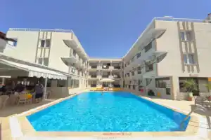 Mulka Hotel, Айвалык