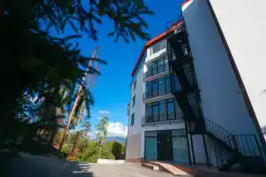 Отель & restaurant Emerald Borjomi, Боржоми