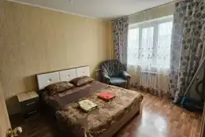 Квартира 2-комнатная на Клыкова 83, Курск