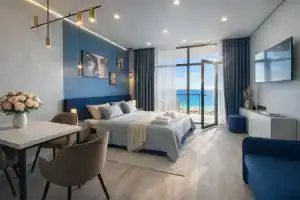Апартаменты LS-Art Crystal Blue с видом на море 13 этаж, Алушта