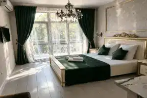 Апартаменты Море тут, Вардане