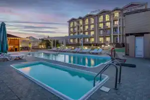 Курортный отель «Доминика», Береговое