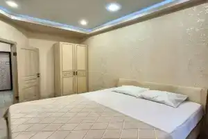 Flat , Адлер
