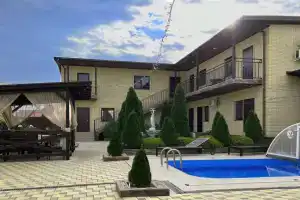 ЛетОтель, Сукко