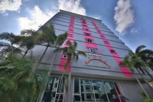 Sunshine Vista Hotel - Sha Plus, Паттайя
