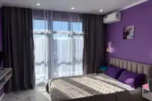 Апартаменты Студия Violet с балконом и бассейном, Вардане